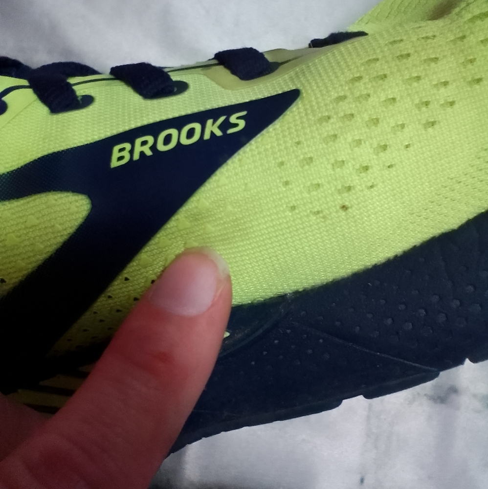 Brooks Men's Size 10.5 Bright Green And Navy Blue Athletic Running Shoes - Picture 3 of 7